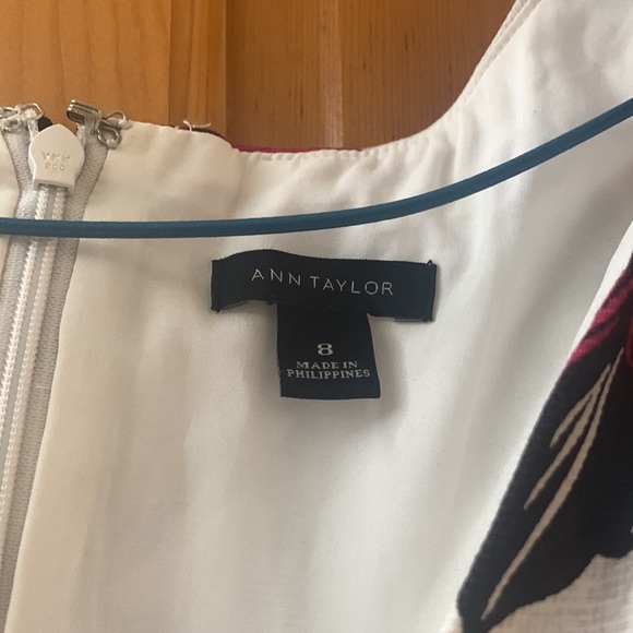 Ann Taylor Dress - Size 8 - Picture 2 of 4